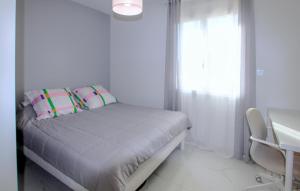 Maisons de vacances Cozy Home In Sauveterre : photos des chambres