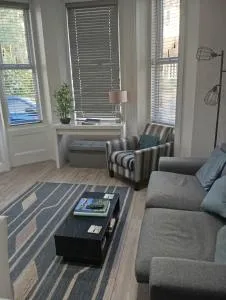 Stylish Apartment in Victorian Conversion FREE PARKING & PRIVATE PATIO Close to Beach Town Centre & BIC - Bournemouth