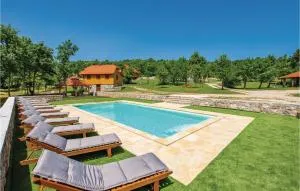 Gorgeous Home In Perusic With Wifi - Vukelići