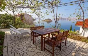 Awesome Apartment In Sv,juraj With Wifi - 斯维蒂尤拉伊