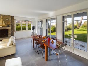 Maisons de vacances -OZARIO- Magnifique maison au Cabellou : photos des chambres