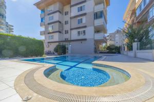 Hygge flat with heated floors & sunny balcony!