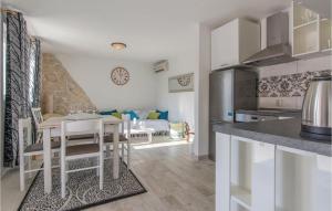 Gorgeous Home In Privlaka-Sabunike 
