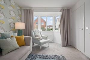3BDR House By Vista Stays Short Lets & Serviced Accommodation Glasgow Scotland With Driveway Parking and PS4