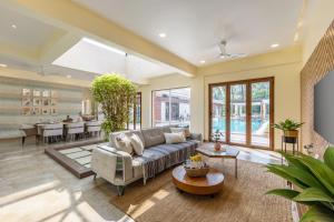 ELIVAAS 4 BHK With Pvt Poo & Gaming Room - Liora