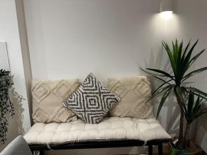 Eastbourne Central Apartment Short and Long Stay welcome