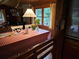 Charming, Older Cottage In Nature