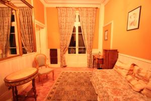 Hotels Belle Isle Sur Risle - Chateau Hotel & Spa : Chambre Triple