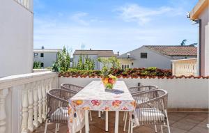 2 Bedroom Lovely Apartment In Rogoznica