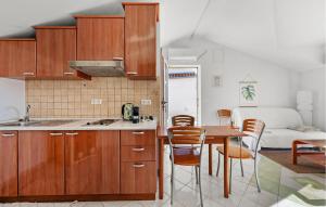 2 Bedroom Lovely Apartment In Rogoznica