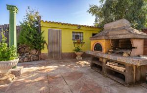 Stunning Home In Chiclana De La Fronter