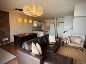 3 bedroom house with magnificent ocean views