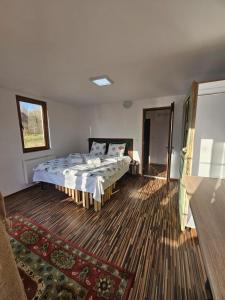 CĂSUȚA DIN ȘIPOT pe Cricovul Dulce