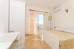 Double Room - First Floor room in Apartment and Rooms Radojka