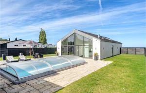 4 Bedroom Amazing Home In Strøby