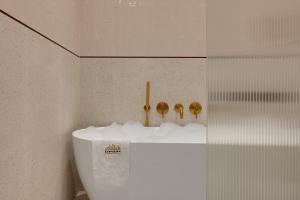 Brabank Riverside Premium Suites & Free Parking by Downtown Apartments