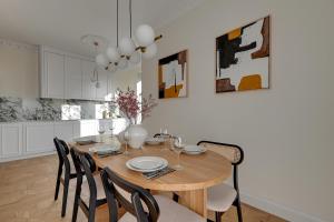 Brabank Riverside Premium Suites & Free Parking by Downtown Apartments