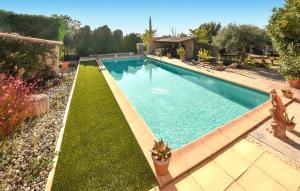 Maisons de vacances Stunning Home In Cabrieres-D-aigues : photos des chambres