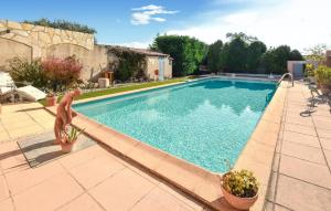 Maisons de vacances Stunning Home In Cabrieres-D-aigues : photos des chambres