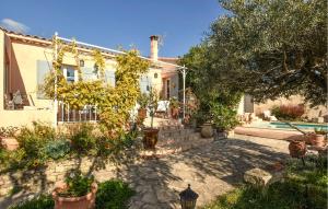 Maisons de vacances Stunning Home In Cabrieres-D-aigues : photos des chambres