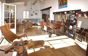 Stunning Home In Cabrières-Daigues