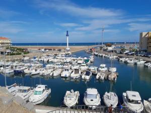 Appartement Saint Pierre la Mer 5 personnes, vue sur la mer, piscine, parking, tennis C164