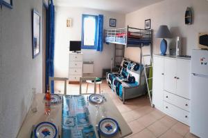 Appartement Saint Pierre la Mer 5 personnes, vue sur la mer, piscine, parking, tennis C164