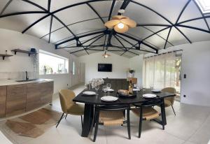 Villa la Guinguette sous les Mûriers - Box gourmande - Piscine - Clim