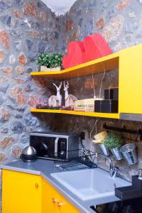 Dandy Villas Palios Agios Athanasios Rocky - Fireplace - Village Square