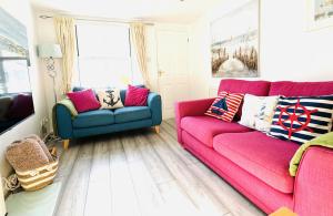 Pippin Cottage - Character Cottage with the spirit of the sea