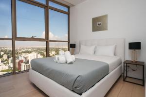 City Center Sky Living, Pool & Gym