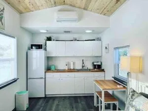 Bo360 Tiny House Unique Country Retreat with Hot Tub - 皮阿拉普