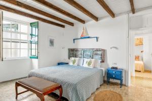 Traditional Canary house next to the beach