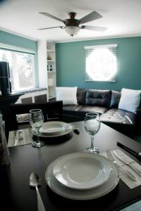 Oceanview Guest Suite with Large 2 Person Soaker Tub