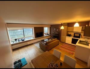 Central Charm 10min walk Eiffel tower