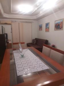 Beira-mar, 110mt, 3 dorms, linda vista