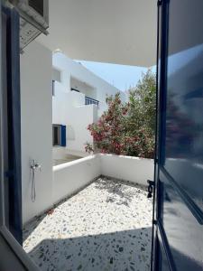Zen Beach House in Tinos 2