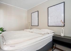 Aurora Waves by Paramount