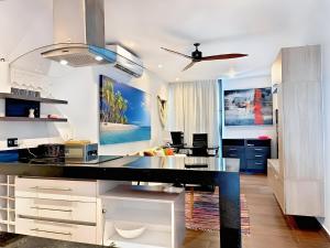 Executive 1 bedroom-Suite with pool, air conditioning, roof top, -Hyper Center Playa Del Carmen-