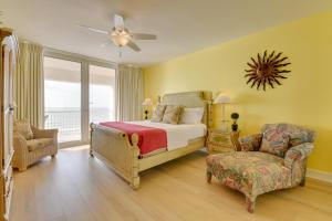 Steps to Sand and Pool! Beachfront Condo in Navarre