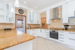 Luxury 5 Bedroom Villa with Heated Pool and Inverter in Blouberg