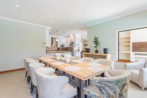 Spacious 5 Bedroom Luxury Villa with Heated Pool and Backup Power in Blouberg