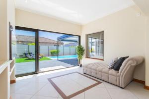 Luxury 5 Bedroom Villa with Heated Pool and Inverter in Blouberg