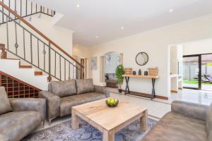 Luxury 5 Bedroom Villa with Heated Pool and Inverter in Blouberg