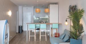 Oasis - Renovated apart located in the heart of Ca