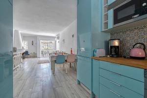 Azula - Bright and airy 2 bedroom apartment with p