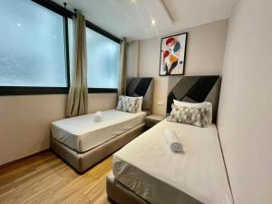 The Harmony Loft- 2 BR Balcony & BeachWalk