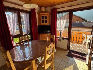 Charmant 2 pièces central ! Balcon, parking, idéal pour 4 personnes - FR-1-692-27