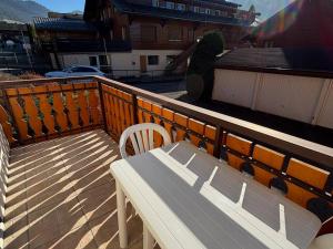 Appartements Multi Pass 3€/jour/pers - Charmant 2P au centre du village, 6 pers, balcon sud, parking, non fumeur - FR-1-692-27 : photos des chambres