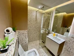 Warm Tones Apartment - 1 BR by the Beach